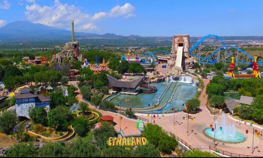 Sunset Valley Village Motta SantʼAnastasia Εξωτερικό φωτογραφία